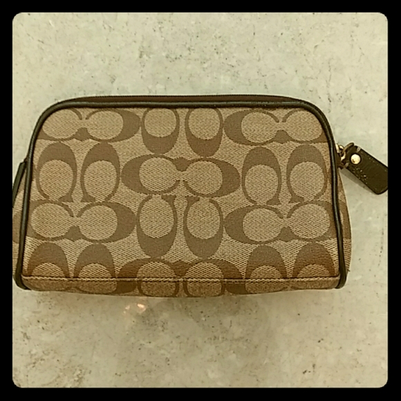 Coach Makeup Bag - Picture 3 of 4